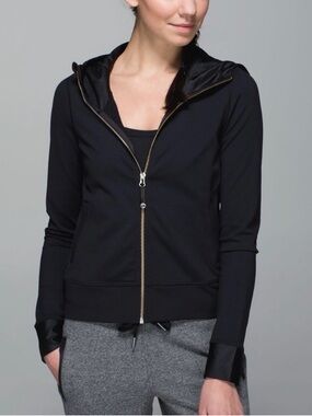 RARE Lululemon Zip-Front Hooded Jacket. Pleated back.